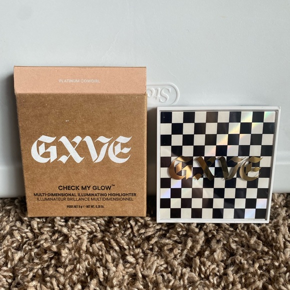 GXVE - Check My Glow highlighter in Platinum Cowgirl - Picture 2 of 7